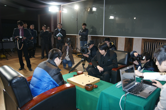 영재가 정상 꺾었다 